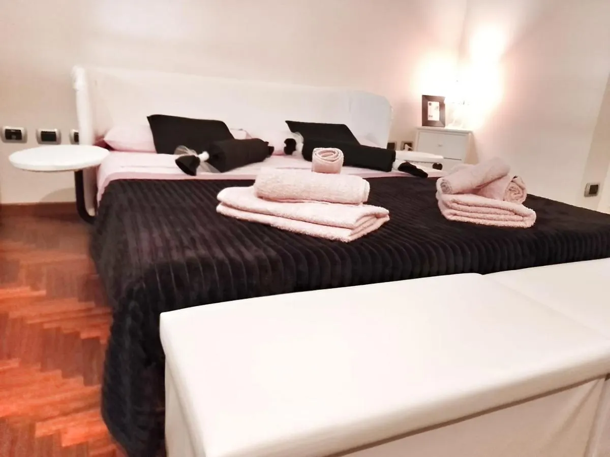 פירנצה Lovely Modern Apartment